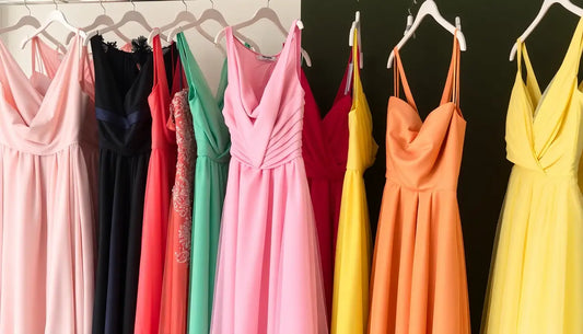 Robe de Cocktail 2025: Les Secrets pour Choisir la Couleur et le Style Idéal pour Éblouir lors de Vos Événements