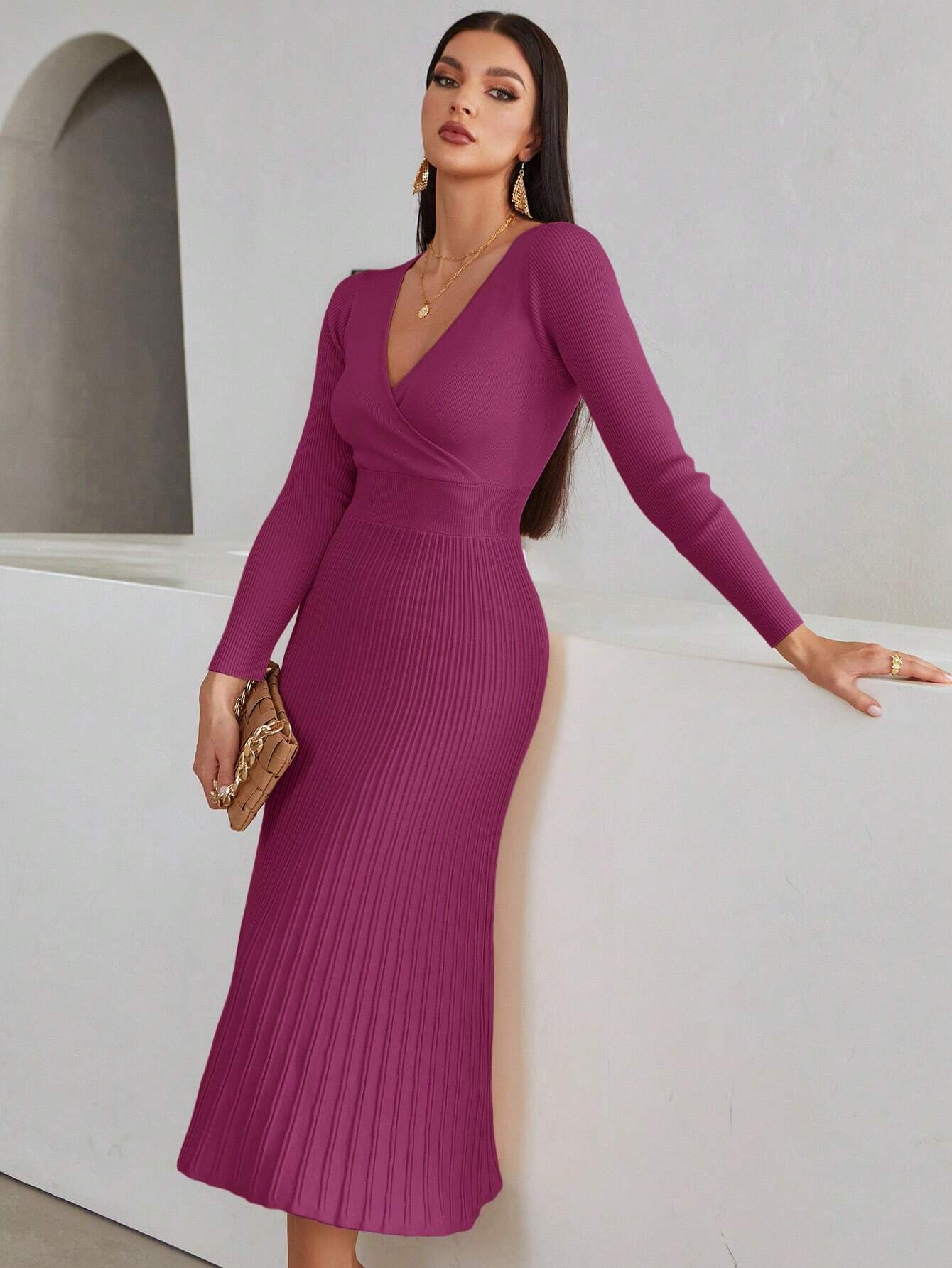 Cliente en robe cocktail violette élégante de Cocktailchic